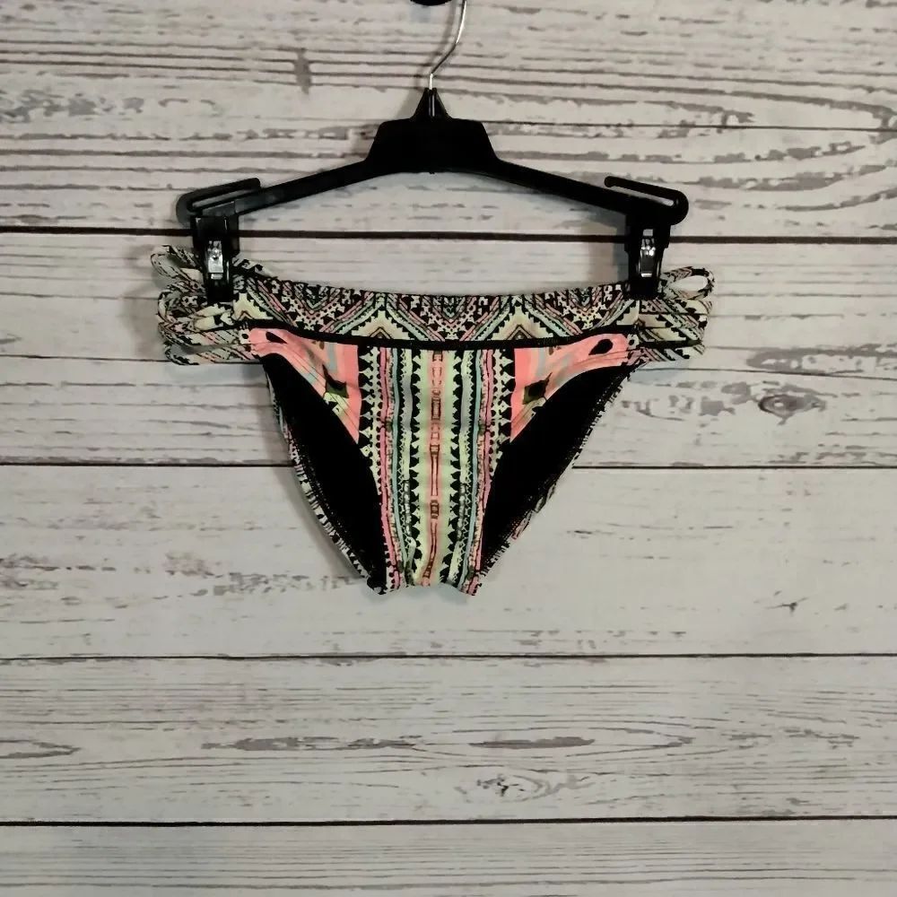 New Without tags. "Hobie" woman's bikini bottoms